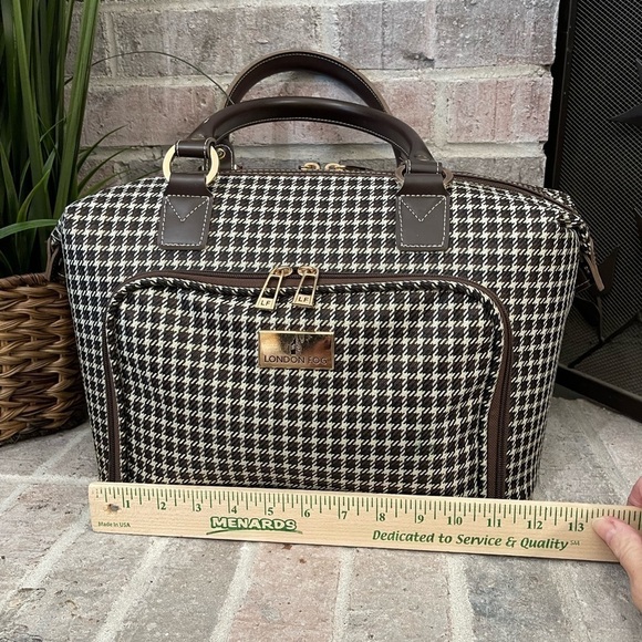 London Fog Black and White Travel Bag - Picture 11 of 15